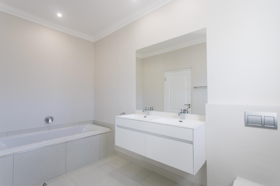 3 Bedroom Property for Sale in Val De Vie Estate Western Cape